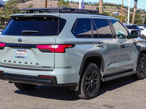 Used 2025 Toyota Sequoia Platinum image 7