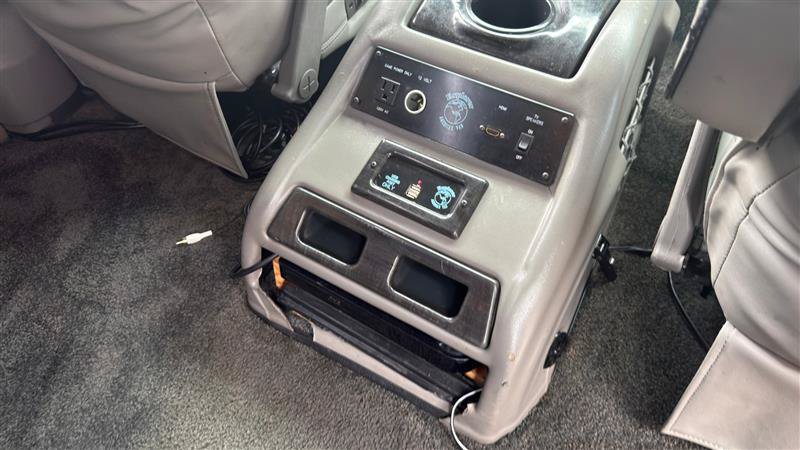 Used 2015 Chevrolet Express 2500 Extended RWD image 22