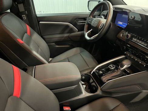 Used 2024 Chevrolet Colorado Z71 w/ Z71 Convenience Package 2 AWD/4WD image 21