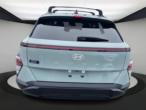 Certified 2025 Hyundai Kona SEL AWD/4WD image 4