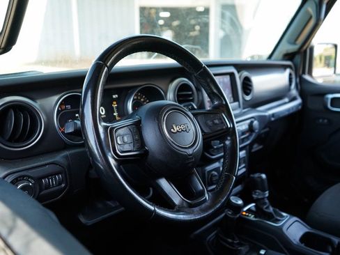 Used 2018 Jeep Wrangler Unlimited Sport S AWD/4WD image 6