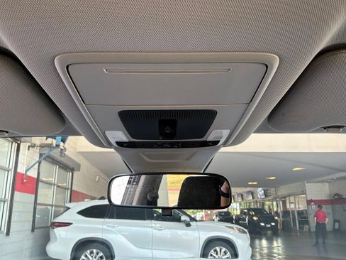 Used 2025 Honda CR-V EX image 16