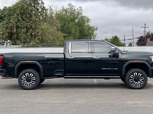 Used 2024 GMC Sierra 3500 Denali Ultimate image 3