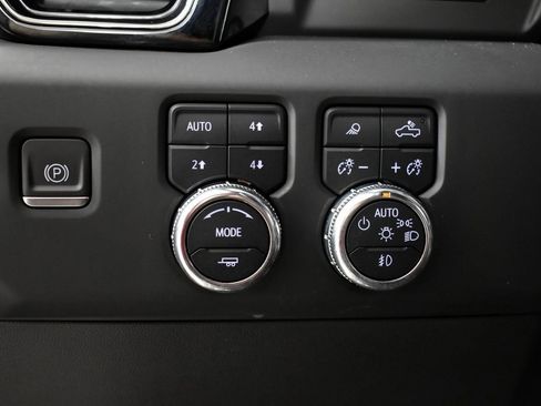 Used 2023 GMC Sierra 1500 AT4 image 16