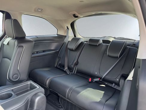 New 2026 Honda Odyssey Touring image 15