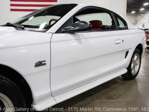 Used 1994 Ford Mustang GT image 21