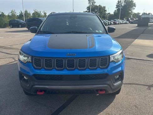 Used 2025 Jeep Compass Trailhawk AWD/4WD image 8