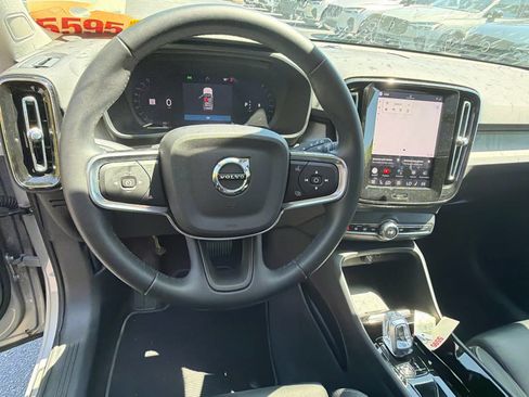 Used 2025 Volvo XC40 B5 Plus AWD/4WD image 29