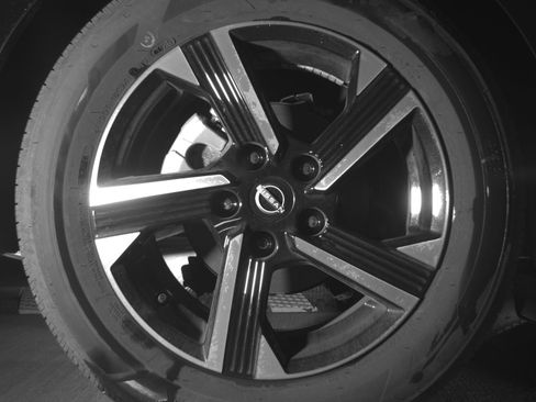Used 2025 Nissan Sentra SV FWD image 15