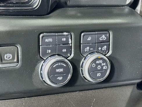 Used 2024 GMC Sierra 2500 AT4 w/ AT4 Premium Plus Package AWD/4WD image 23