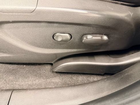 Used 2019 Buick Encore Preferred AWD/4WD image 15