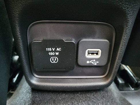Used 2019 Jeep Compass Latitude w/ Popular Equipment Group AWD/4WD image 34