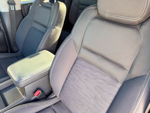 Used 2022 Nissan Frontier SV image 14