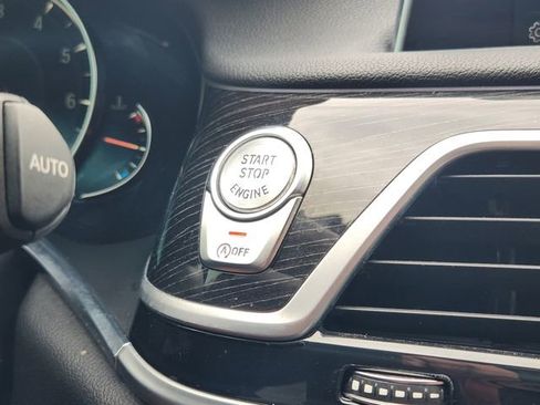 Used 2017 BMW 740i image 21