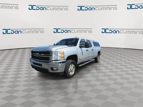Used 2014 Chevrolet Silverado 2500 LT w/ Interior Plus Package AWD/4WD image 4