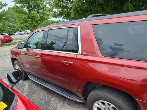 Used 2019 GMC Yukon XL SLT w/ Open Road Package AWD/4WD image 8