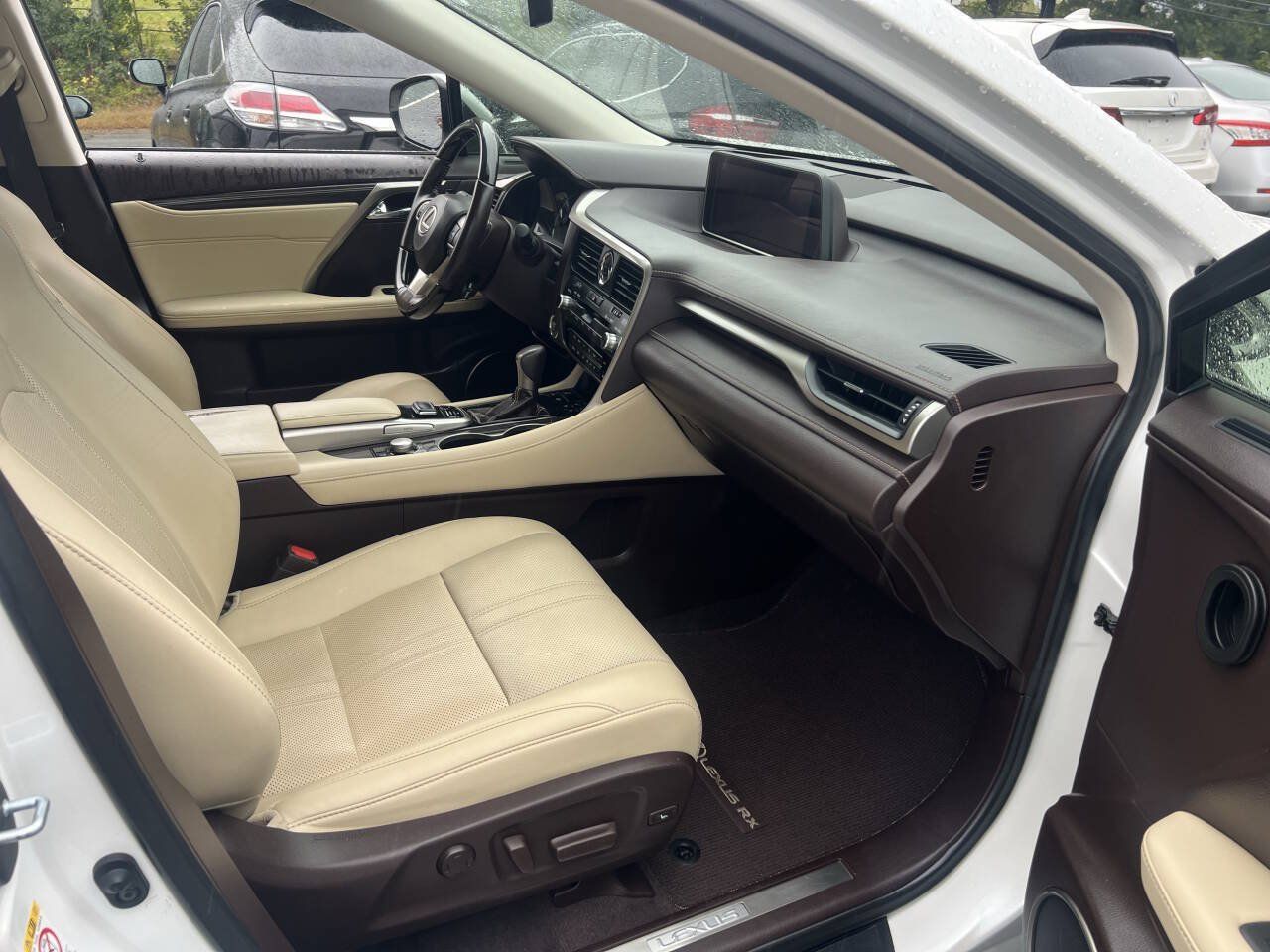 Used 2018 Lexus RX 350L Luxury w/ Accessory Package FWD image 13