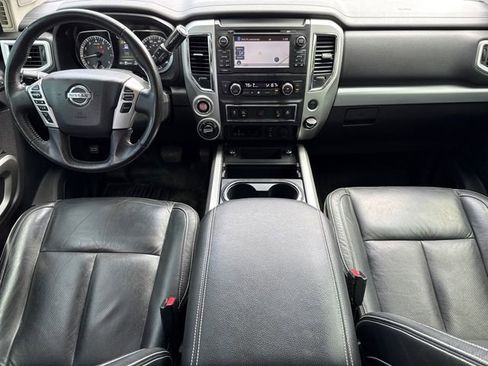 Used 2018 Nissan Titan PRO-4X w/ Pro-4x Convenience Package image 11