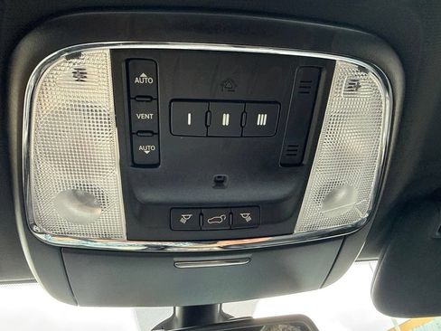 Used 2016 Jeep Grand Cherokee Limited 75th Anniversary AWD/4WD image 33