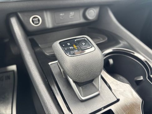 Used 2023 Nissan Rogue SV image 29