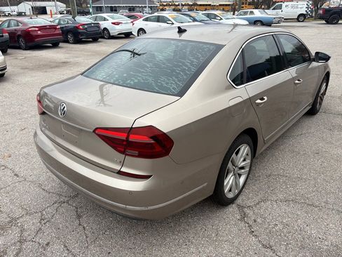 Used 2017 Volkswagen Passat 1.8T SEL Premium image 6
