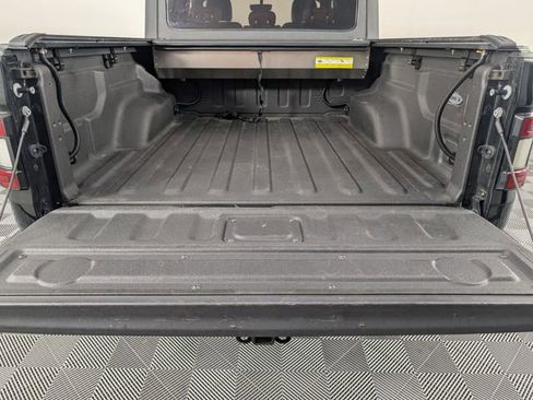 Used 2022 Jeep Gladiator Rubicon w/ Cold Weather Group image 27