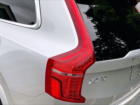 Used 2019 Volvo XC90 T6 Momentum w/ Advanced Package AWD/4WD image 27