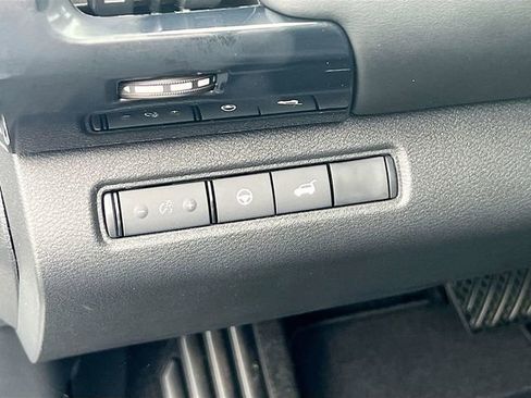 New 2026 Nissan Pathfinder SV image 12