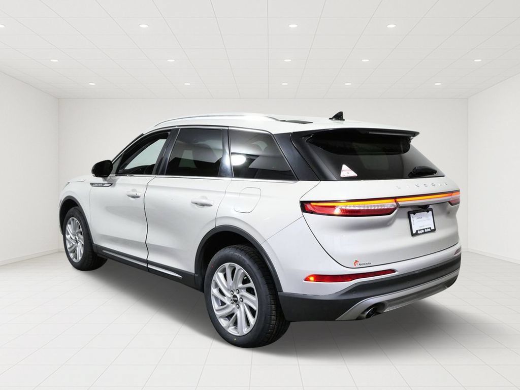 Certified 2022 Lincoln Corsair FWD image 6