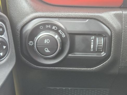 Used 2023 Jeep Gladiator Rubicon w/ LED Lighting Group AWD/4WD image 15