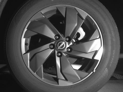 Used 2025 Nissan Rogue SV image 14