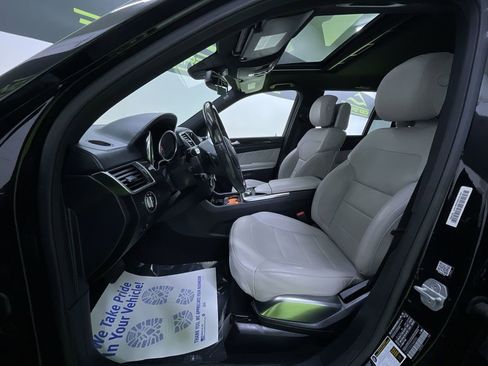 Used 2015 Mercedes-Benz GL 550 4MATIC image 17