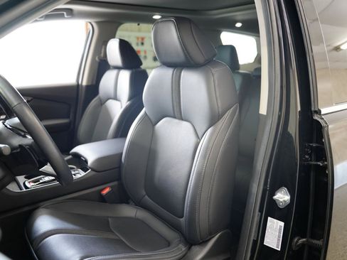 Used 2025 Honda Pilot Touring image 25
