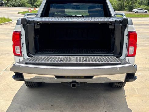 Used 2017 Chevrolet Silverado 1500 LT w/ High Desert Package AWD/4WD image 18