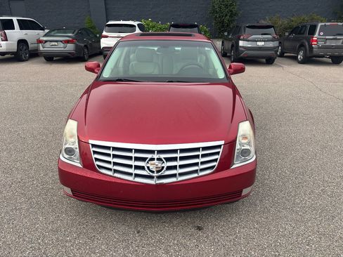 Used 2009 Cadillac DTS w/ Sun And Navigation Package FWD image 7