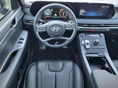 Used 2024 Hyundai Palisade Limited FWD image 11