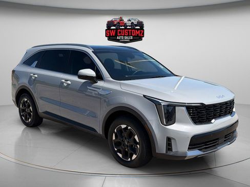 Used 2025 Kia Sorento S w/ Panoramic Sunroof Package FWD image 1