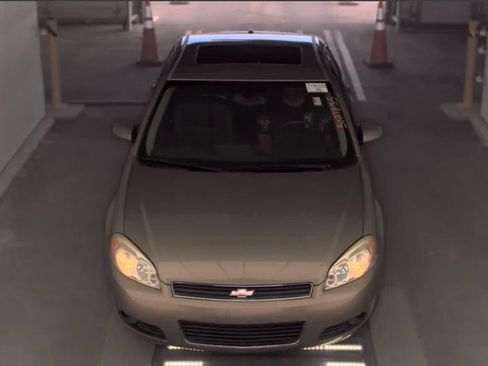 Used 2006 Chevrolet Impala LTZ FWD image 3