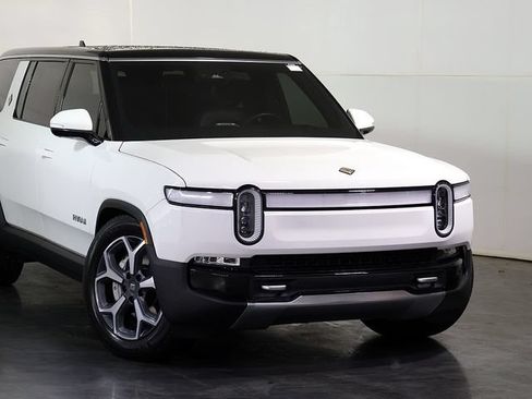 Used 2024 Rivian R1S Adventure Dual AWD/4WD image 6