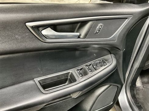 Used 2022 Ford Edge SE w/ Cargo Accessory Package image 14