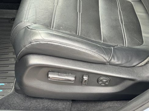 Used 2022 Honda CR-V Touring image 14