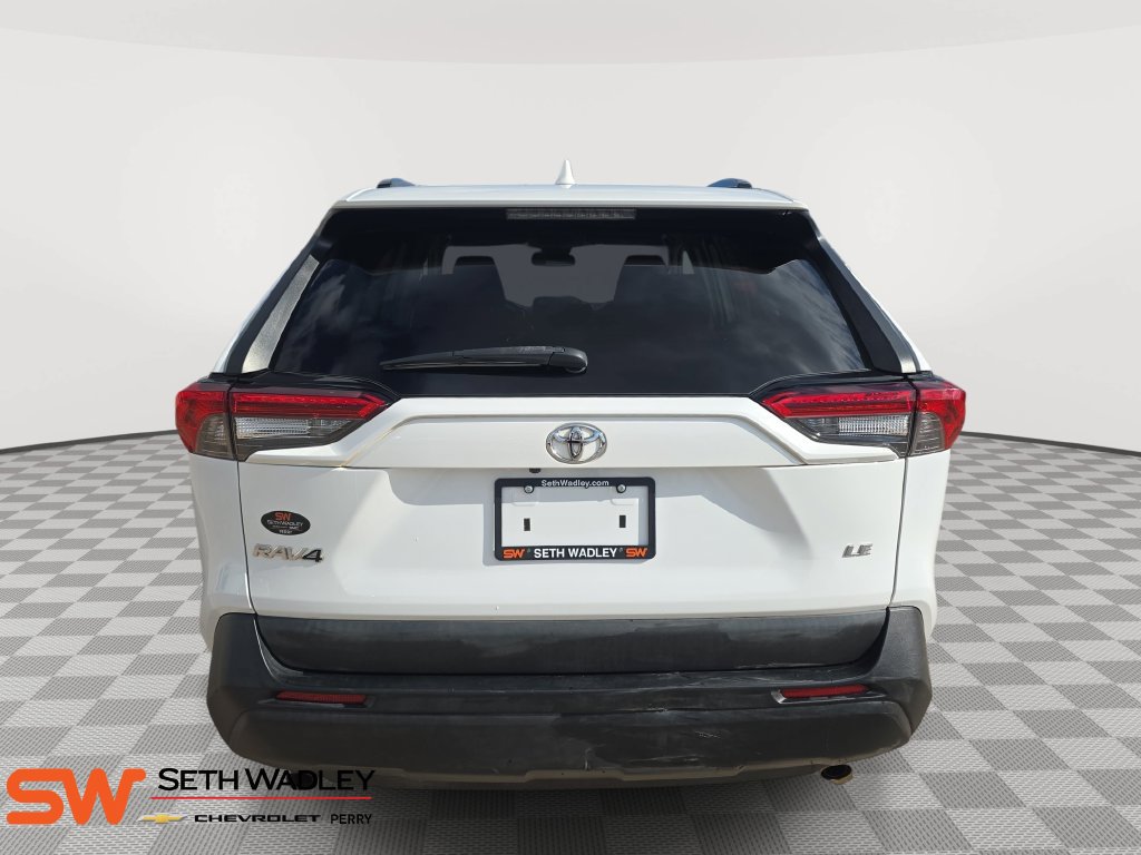 Used 2021 Toyota RAV4 LE FWD image 6