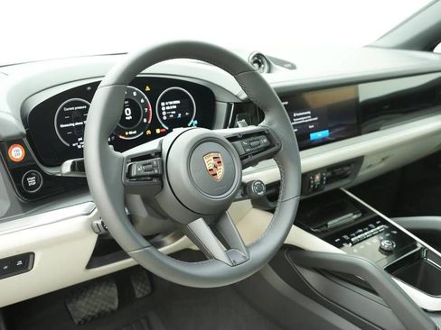 New 2026 Porsche Cayenne Coupe image 4
