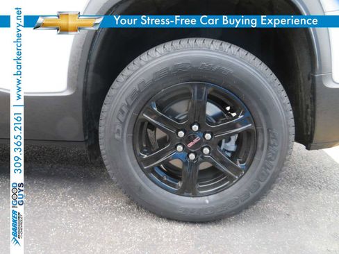 Used 2023 GMC Acadia AT4 w/ Preferred Package image 11