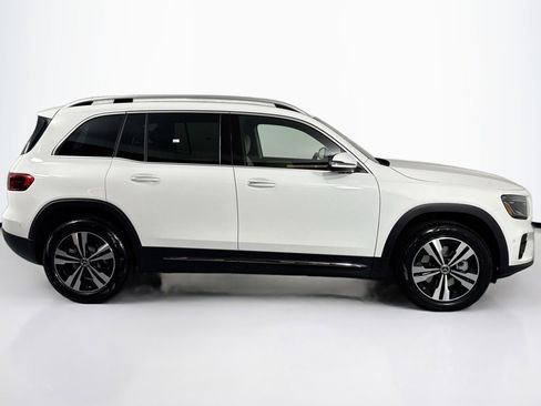 New 2025 Mercedes-Benz GLB 250 4MATIC image 4