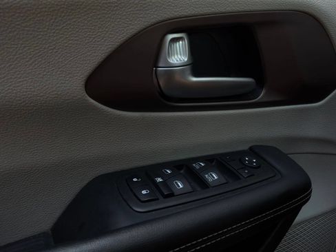 Used 2024 Chrysler Voyager LX FWD image 23