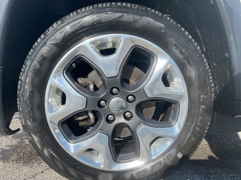 Used 2019 Jeep Compass Limited image 12