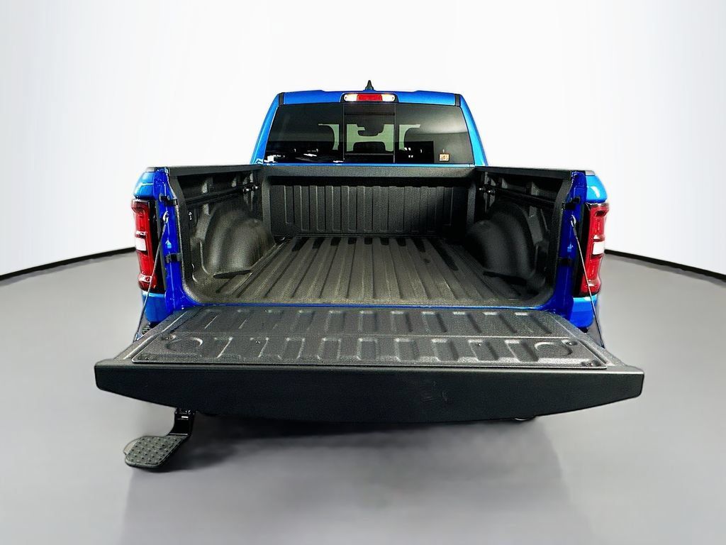 New 2026 RAM 1500 Big Horn AWD/4WD image 16