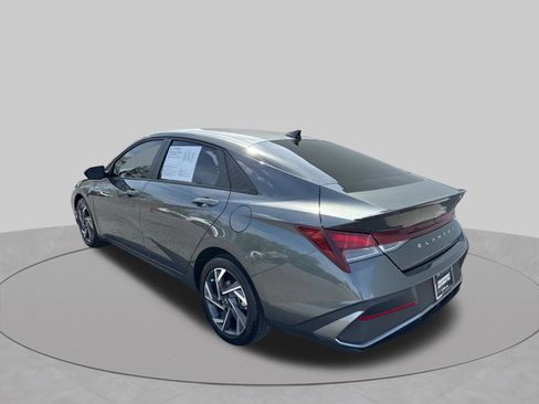 Certified 2025 Hyundai Elantra Sport FWD image 6