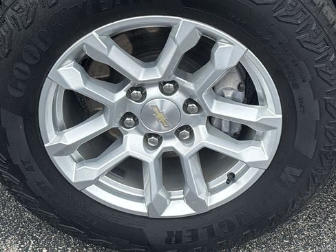Certified 2023 Chevrolet Silverado 1500 LT AWD/4WD image 10